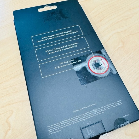 Kate Spade iPhone 14 Pro Max Protective Case - Floral Design MagSafe Compatible - Picture 4 of 4